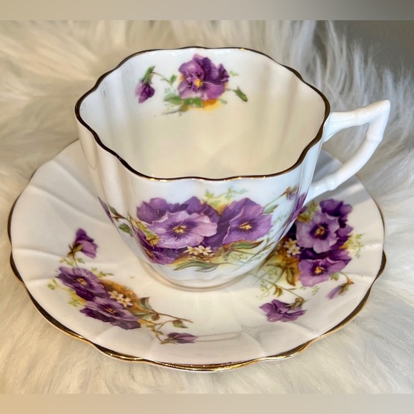 VINTAGE CLARENCE BONE CHINA TEACUP TEA CUP & SAUCER MADE IN ENGLAND 889/11 - Picture 8 of 9